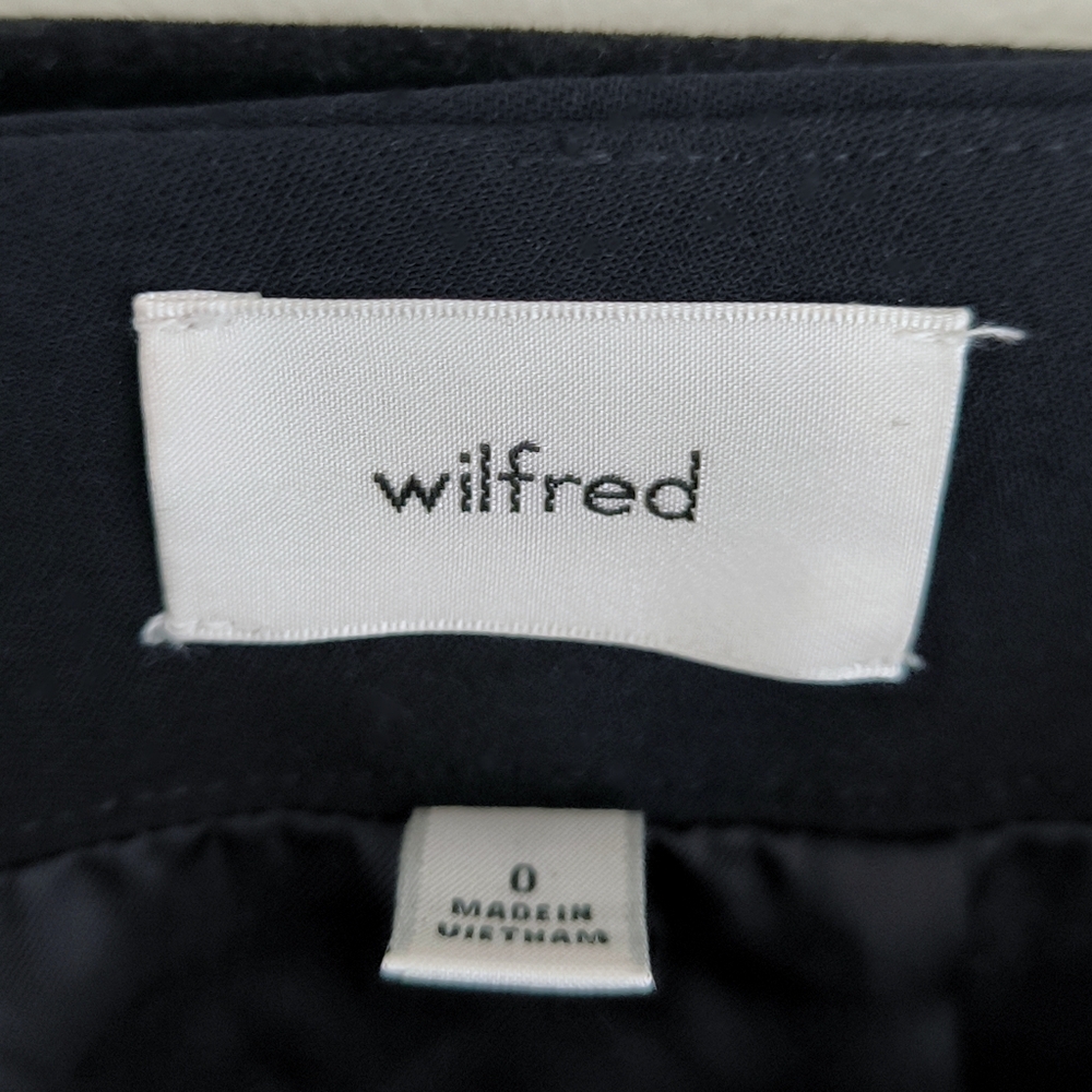 Aritzia Wilfred Patio Mini Skirt in Black - Picture 5 of 7